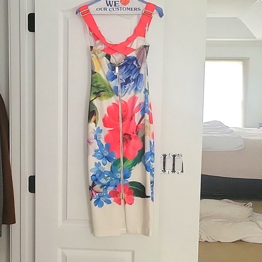 Ted Baker - Picture 2 of 4
